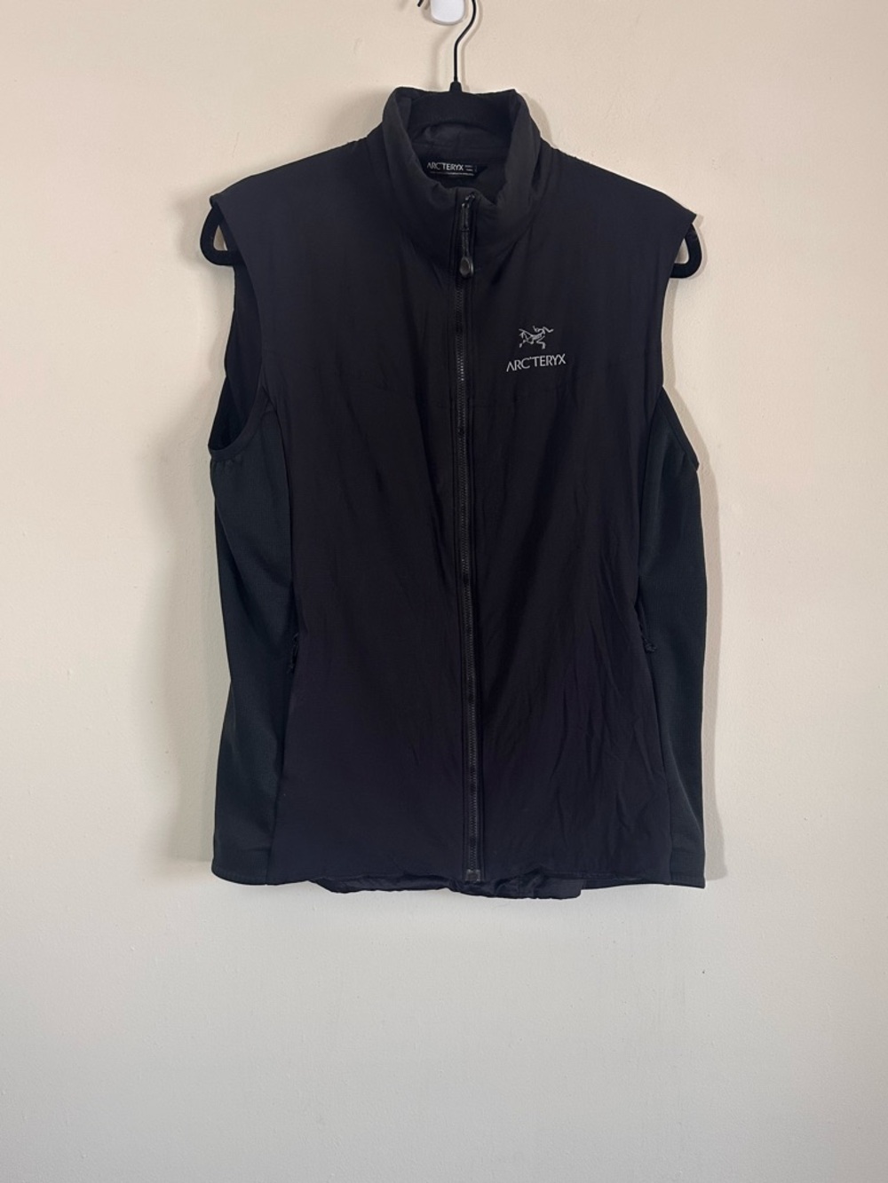 Arc’teryx Atom Black Vest womens Large